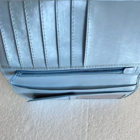 Hello Kitty Light Blue Wallet - Picture 4 of 8